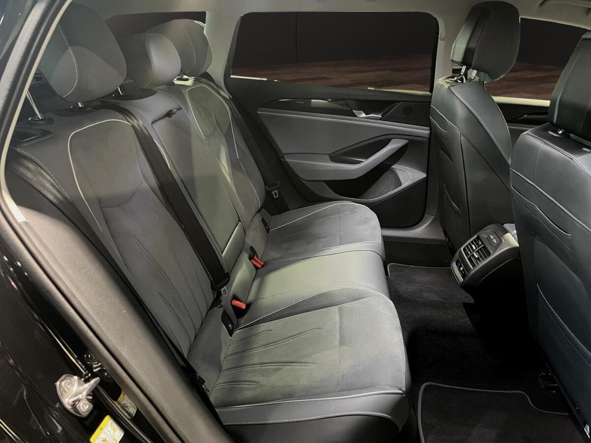 Volkswagen Passat Variant Business 2.0 DCC*TDI*DSG*AHK*HuD