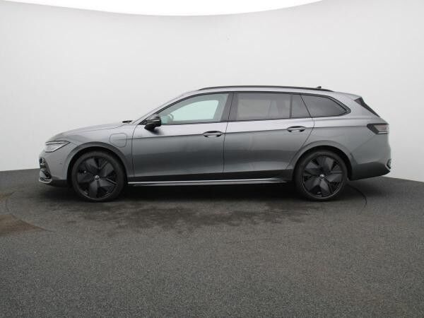 Volkswagen Passat Variant R-Line 1.5 eHybrid / Pano, AHK