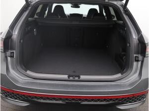 Volkswagen Passat Variant R-Line 1.5 eHybrid / Pano, AHK Volkswagen Passat Variant R-Line 1.5 eHybrid / Pano, AHK