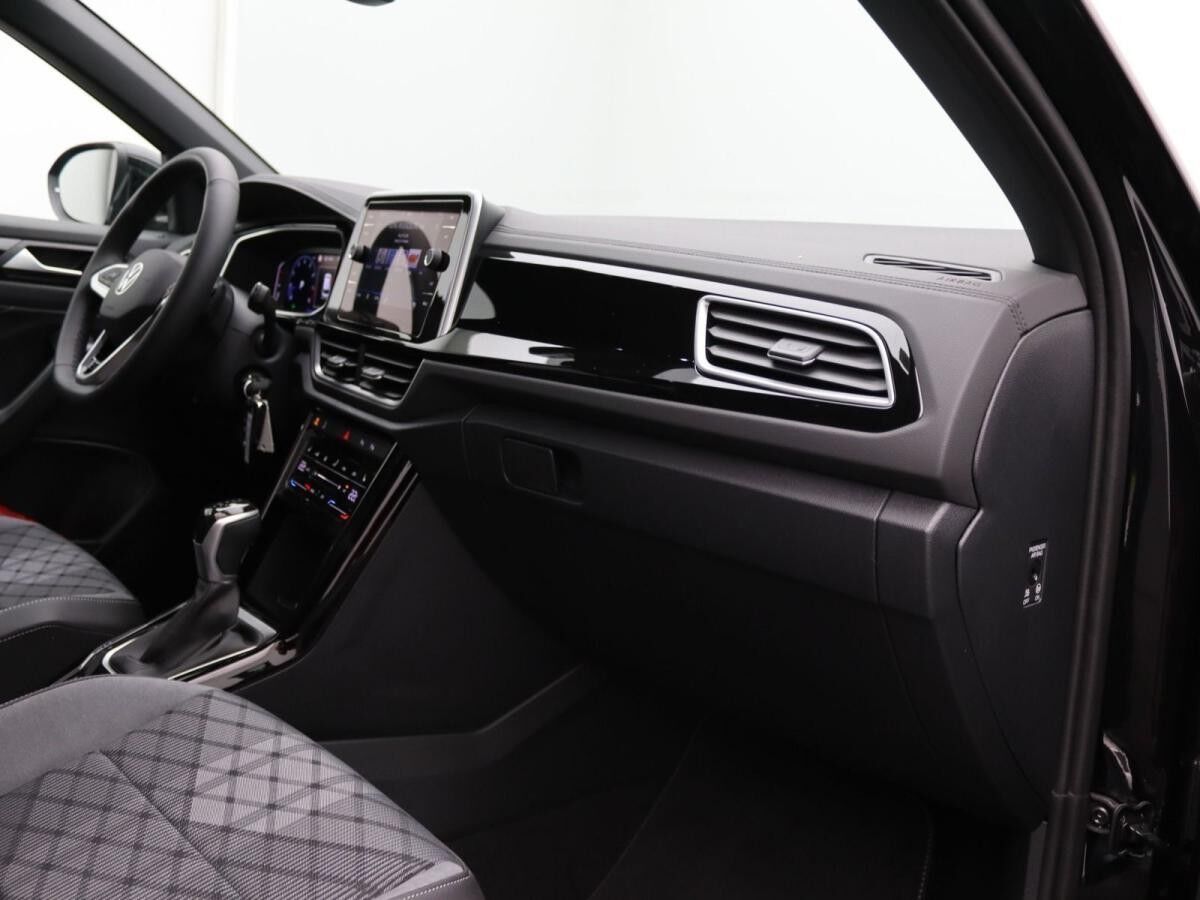 Volkswagen T-Roc R-Line 1.5 TSI DSG / Navi, AHK, LED+, RFK