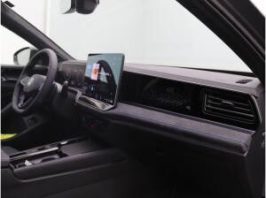 Volkswagen Passat Variant R-Line 1.5 eHybrid / Pano, AHK Volkswagen Passat Variant R-Line 1.5 eHybrid / Pano, AHK