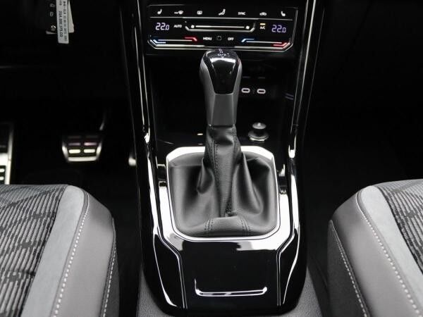 Volkswagen T-Roc R-Line 1.5 TSI DSG / Navi, AHK, LED+, RFK