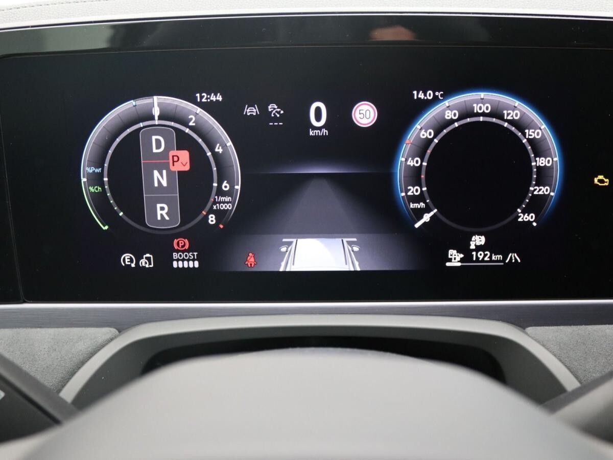 Volkswagen Passat Variant R-Line 1.5 eHybrid / Pano, AHK