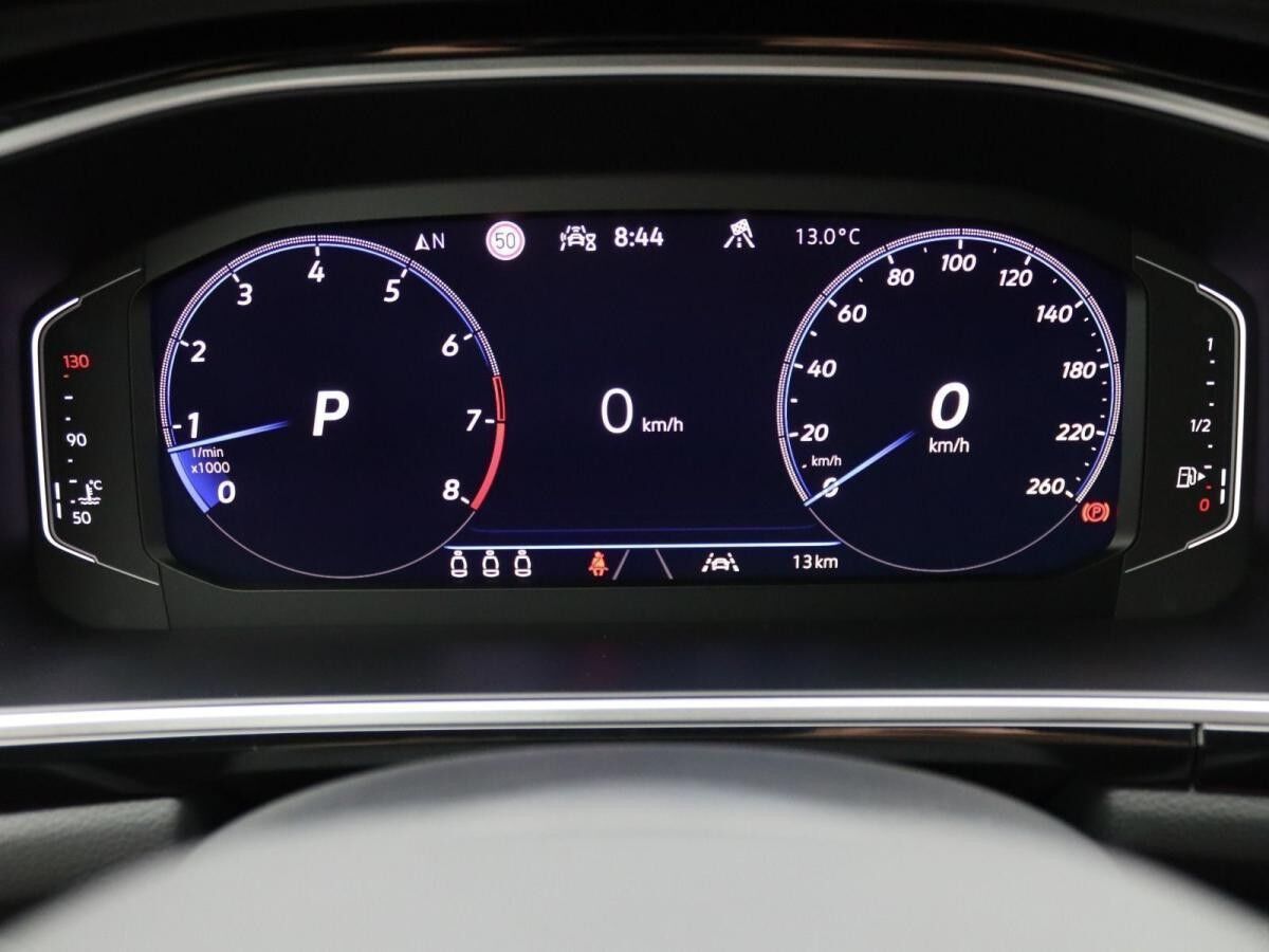 Volkswagen T-Roc R-Line 1.5 TSI DSG / Navi, AHK, LED+, RFK