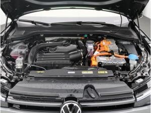 Volkswagen Passat Variant R-Line 1.5 eHybrid / Pano, AHK Volkswagen Passat Variant R-Line 1.5 eHybrid / Pano, AHK