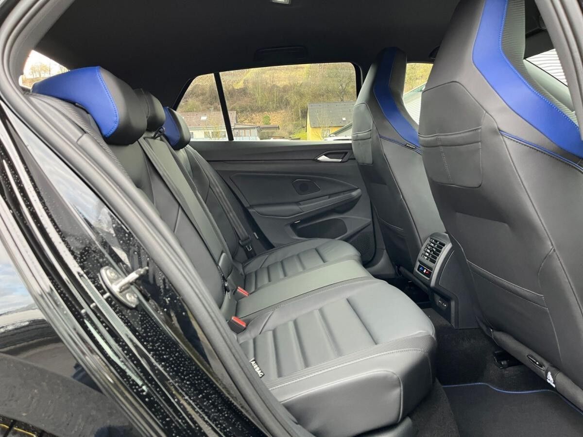 Volkswagen Golf R BLACK-EDITION/ Akra, Carbon, HuD, 360°,