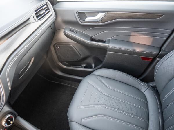 Ford Kuga Vignale 1,5l EcoBoost Panoramadach NAVI ACC LED Kamera uvm. -K.T.-