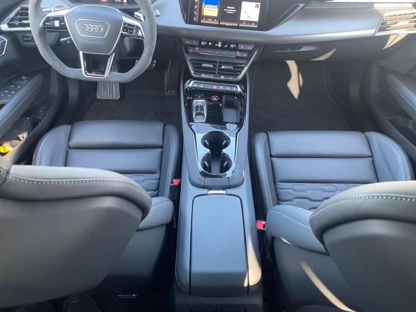 Audi RS e-tron GT Keramik Navi HUD B&O Carbondach