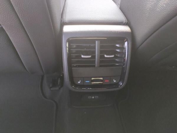 Skoda Octavia Combi Sportline 2.0 TDI DSG NAVI ACC AHK