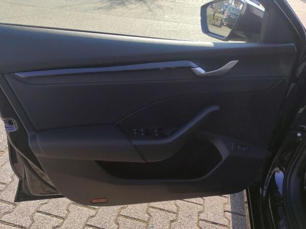 Skoda Octavia Combi Sportline 2.0 TDI DSG NAVI ACC AHK