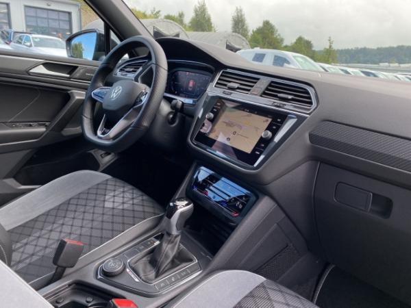 Volkswagen Tiguan Allspace 2,0 TSI R-Line 4Mot AHK Matrix HuD Pano Standhzg.