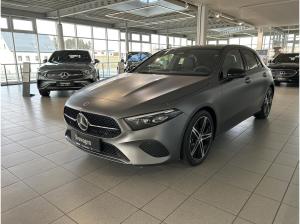 Mercedes-Benz A 180 Kompaktlimousine+Totwinkel+Abstands-Assistent+ Panorama-Schiebedach