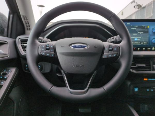 Ford Focus Turnier Titanium Hybrid *SONDERPREIS/4,99% Finanzierung/sofort verfügbar