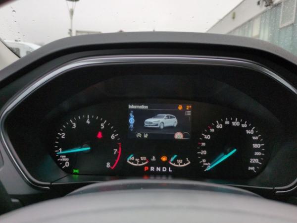 Ford Focus Turnier Titanium Hybrid *SONDERPREIS/4,99% Finanzierung/sofort verfügbar