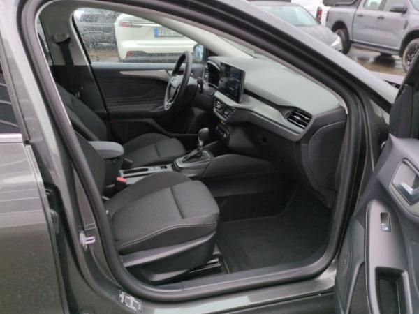 Ford Focus Turnier Titanium Hybrid *SONDERPREIS/4,99% Finanzierung/sofort verfügbar