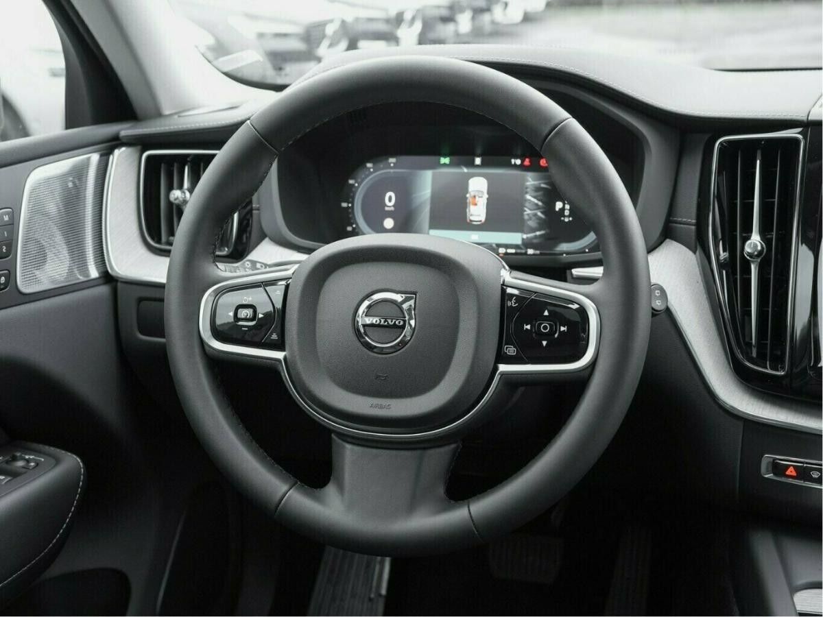 Volvo XC60 T6 ULTRA DARK HOT DEAL