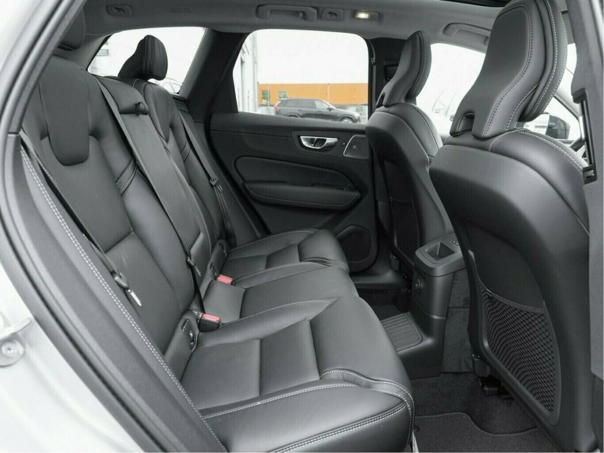 Volvo XC60 T6 ULTRA DARK HOT DEAL