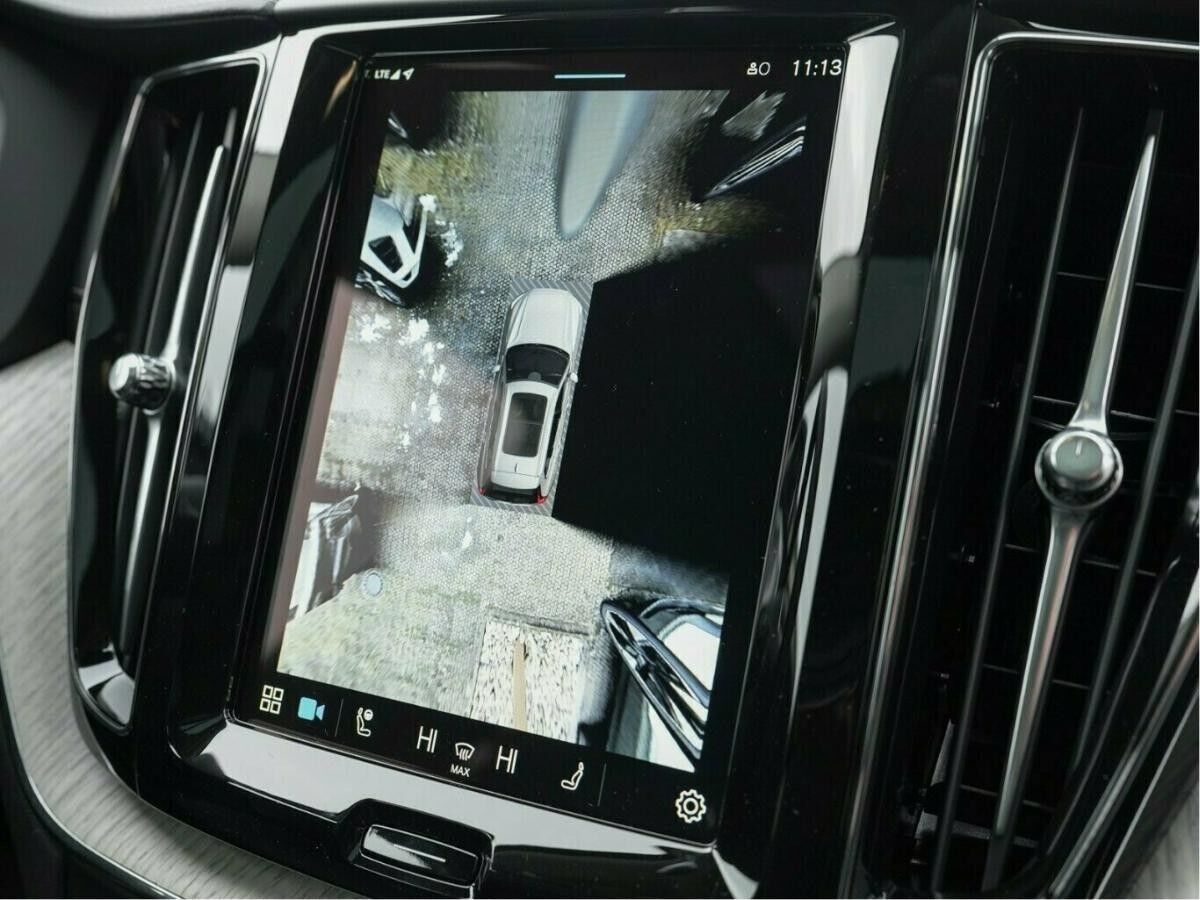 Volvo XC60 T6 ULTRA DARK HOT DEAL