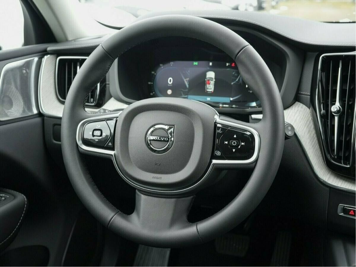 Volvo XC60 T6 ULTRA DARK HOT DEAL