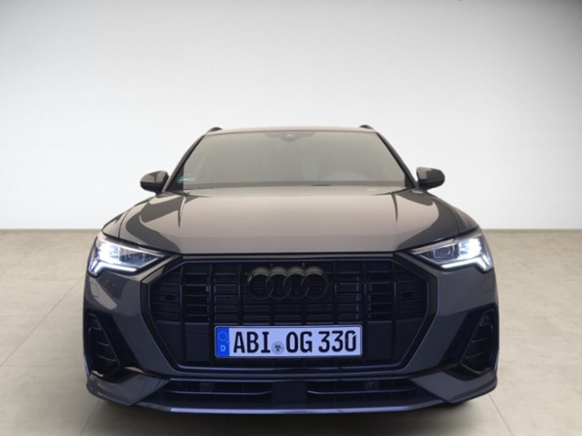 Audi Q3 35 TFSI S line Matrix LED Navi