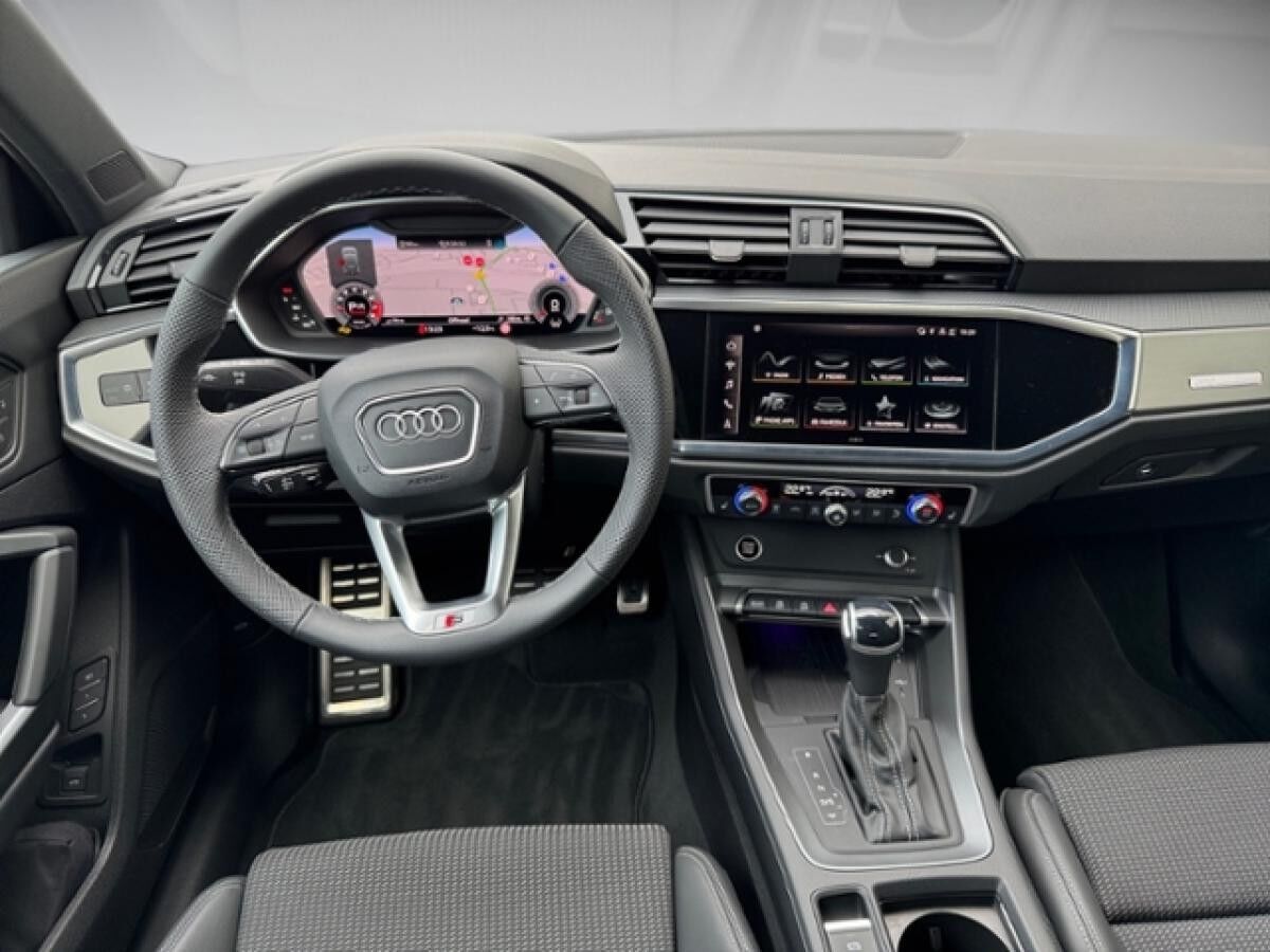 Audi Q3 35 TFSI S line Matrix LED Navi