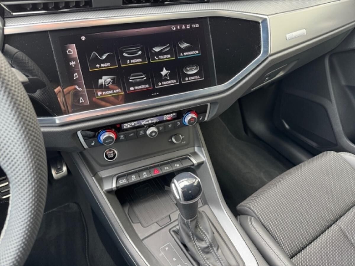 Audi Q3 35 TFSI S line Matrix LED Navi