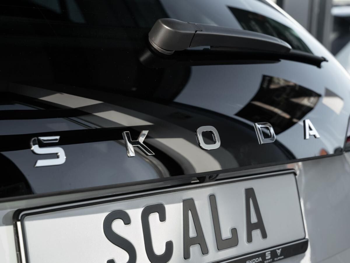 Skoda Scala Selection 1,0 TSI 85kW - SHZ R-KAM NAVI