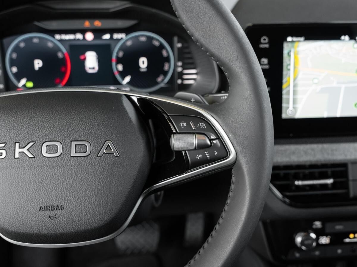 Skoda Scala Selection 1,0 TSI 85kW - SHZ R-KAM NAVI