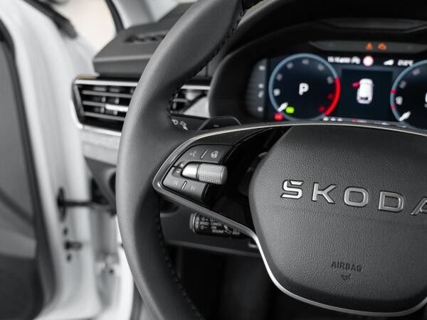 Skoda Scala Selection 1,0 TSI 85kW - SHZ R-KAM NAVI
