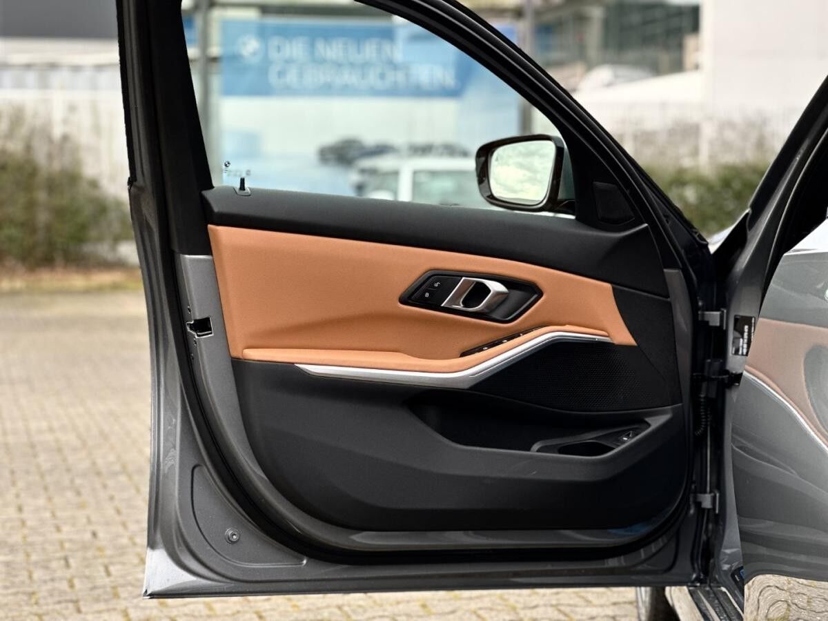 BMW 320 i Limousine M Sportpaket HiFi DAB LED RFK