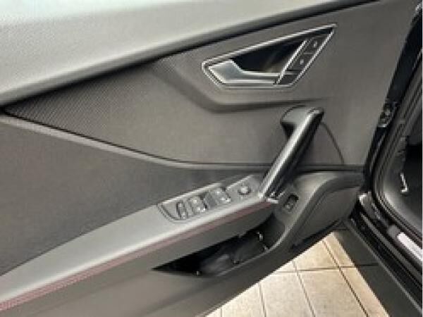 Audi Q2 S line 35 TDI S tronic