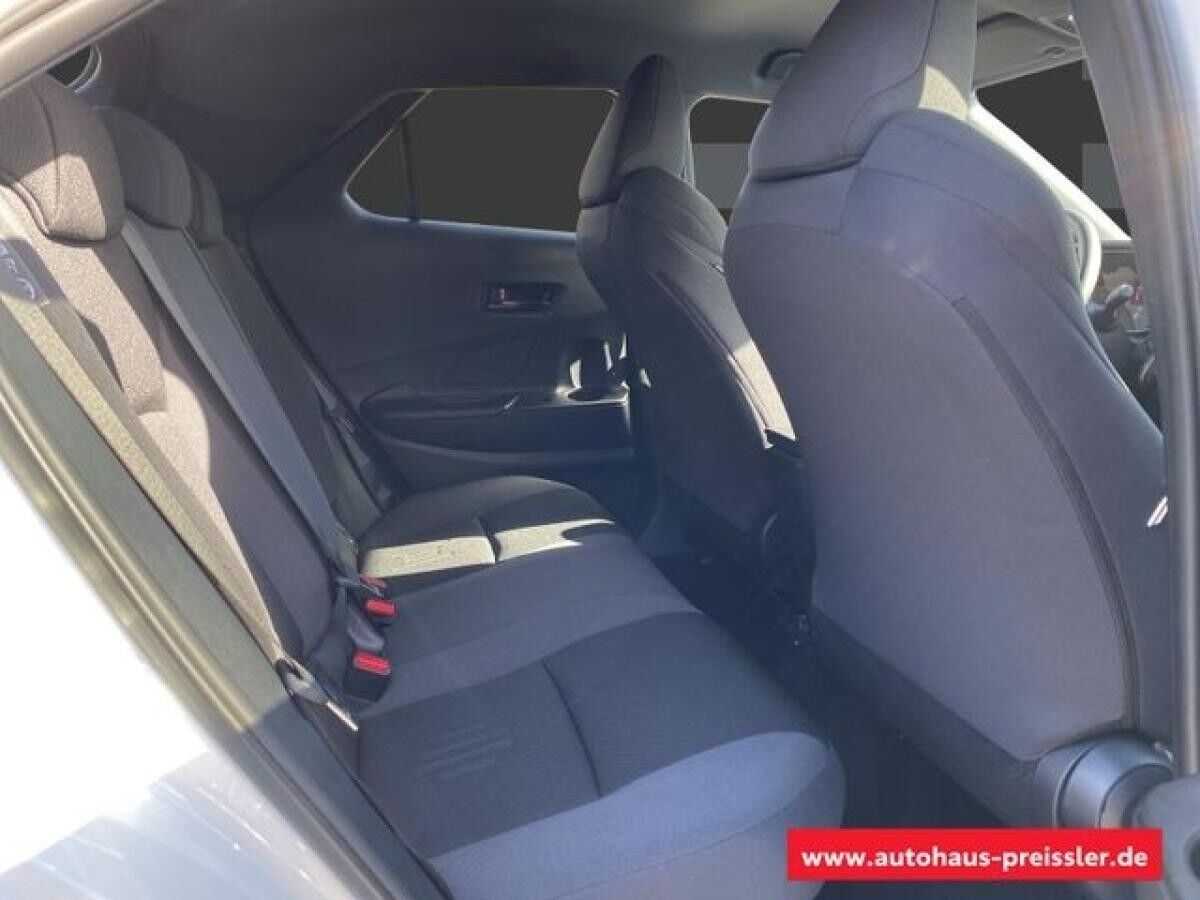 Toyota C-HR 2.0 Hybrid Team Player + Technik-Paket