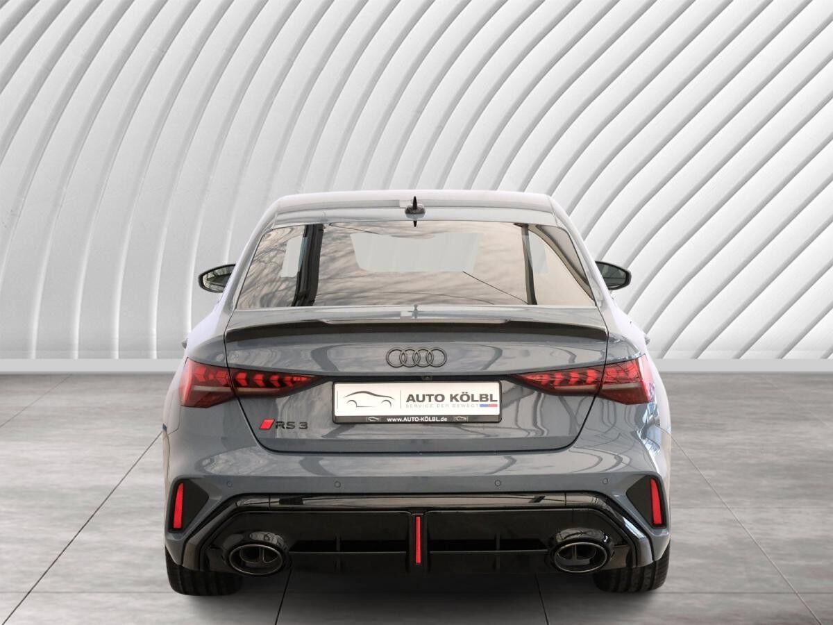 Audi RS3 Limousine 2.5 294 kW TFSI quattro