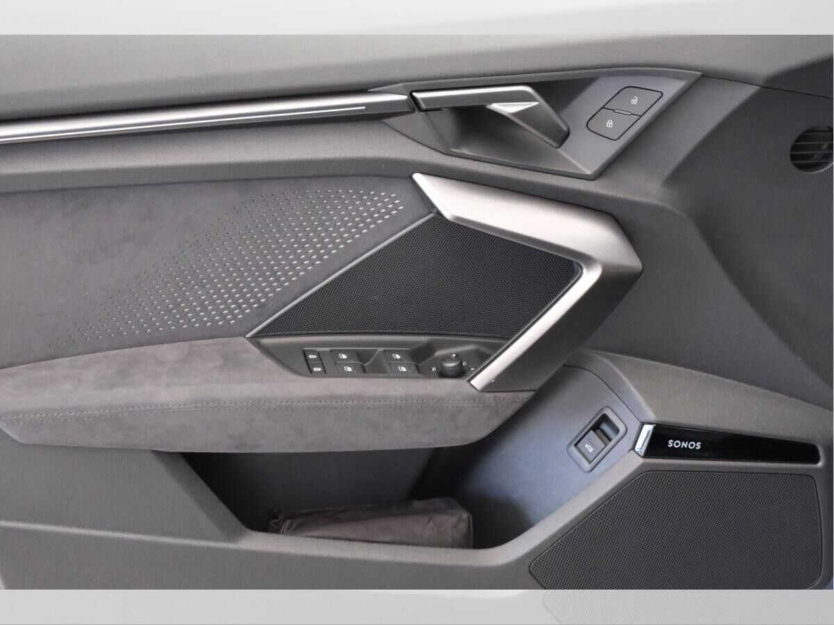 Audi RS3 Limousine 2.5 294 kW TFSI quattro