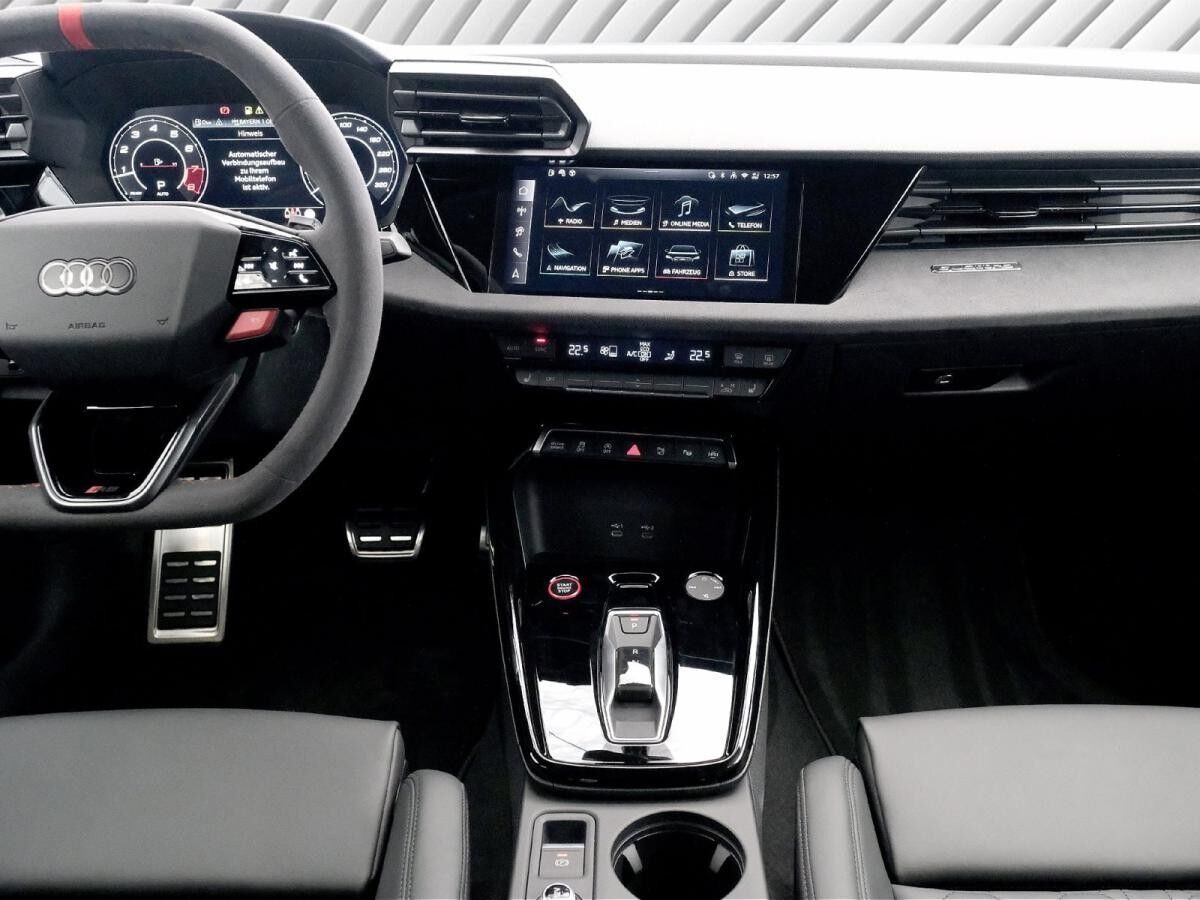 Audi RS3 Limousine 2.5 294 kW TFSI quattro