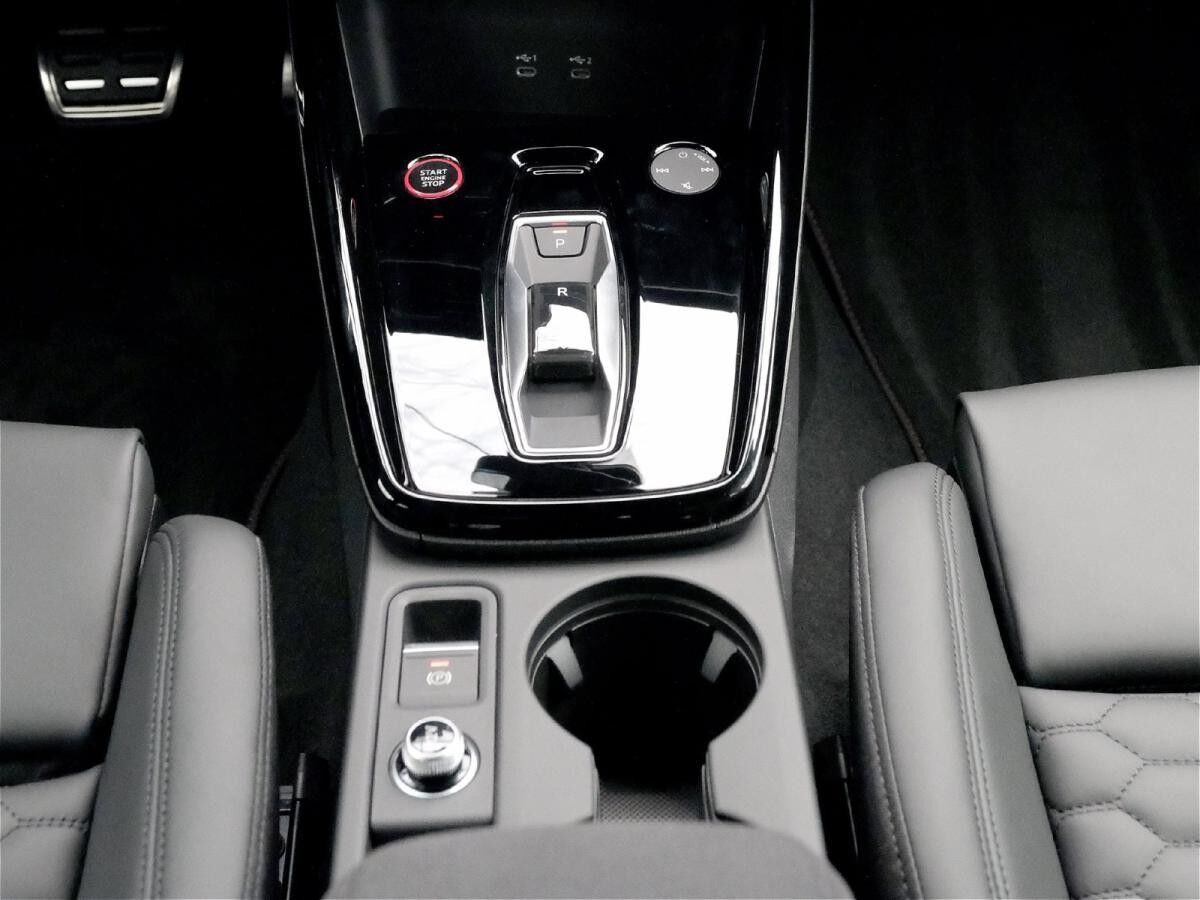 Audi RS3 Limousine 2.5 294 kW TFSI quattro