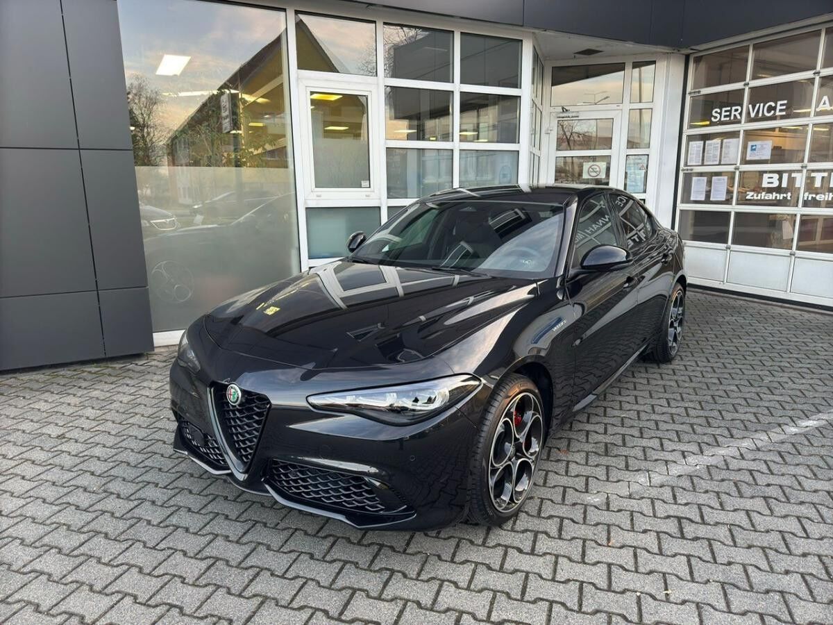Alfa Romeo Giulia Veloce 2.0 Turbo Q4 AT in 2 Farben Verfügbar Abholung Mannheim