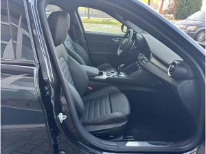 Alfa Romeo Giulia Veloce 2.0 Turbo Q4 AT in 2 Farben Verfügbar Abholung Mannheim