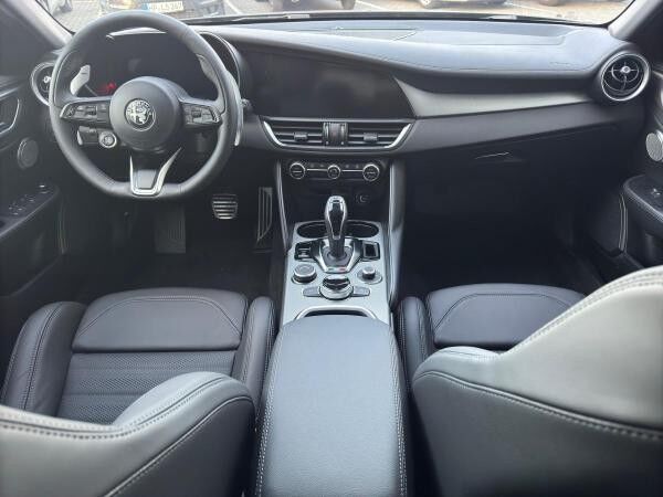 Alfa Romeo Giulia Veloce 2.0 Turbo Q4 AT in 2 Farben Verfügbar Abholung Mannheim
