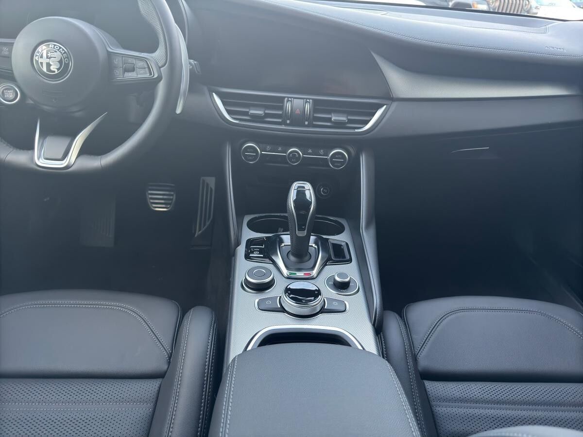 Alfa Romeo Giulia Veloce 2.0 Turbo Q4 AT in 2 Farben Verfügbar Abholung Mannheim