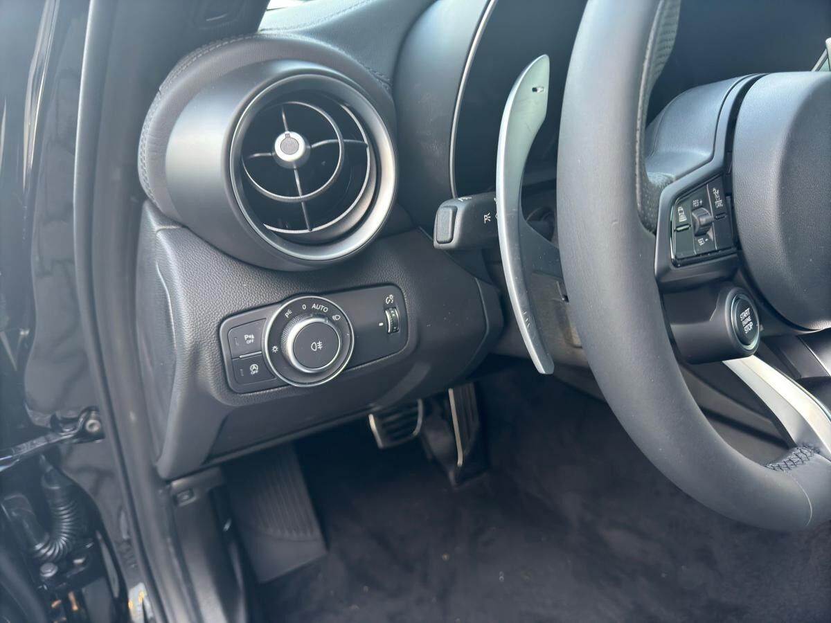 Alfa Romeo Giulia Veloce 2.0 Turbo Q4 AT in 2 Farben Verfügbar Abholung Mannheim