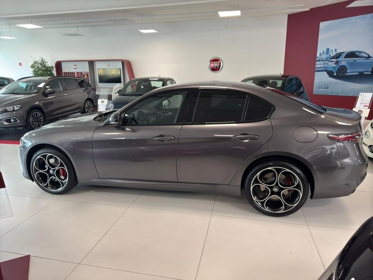 Alfa Romeo Giulia Veloce 2.0 Turbo Q4 AT in 2 Farben Verfügbar Abholung Mannheim