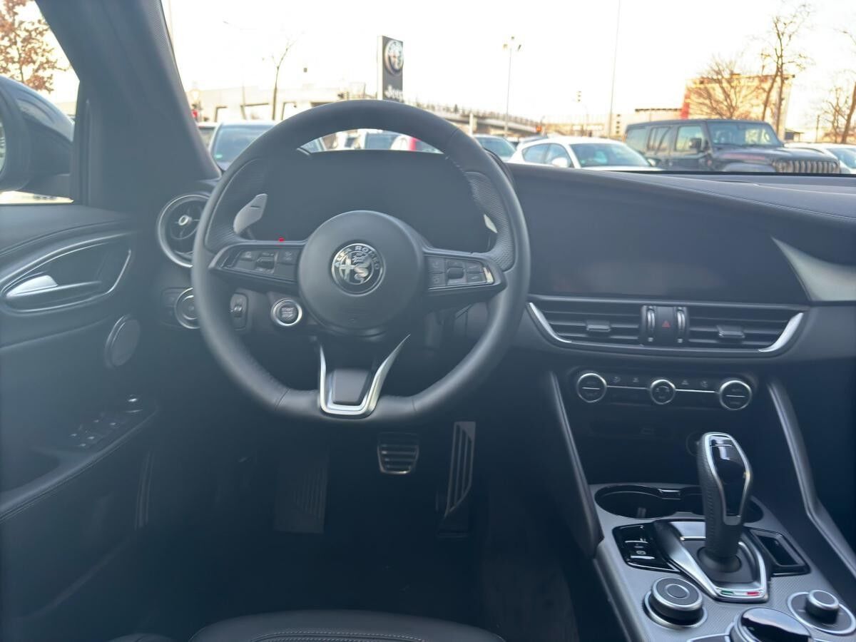 Alfa Romeo Giulia Veloce 2.0 Turbo Q4 AT in 2 Farben Verfügbar Abholung Mannheim