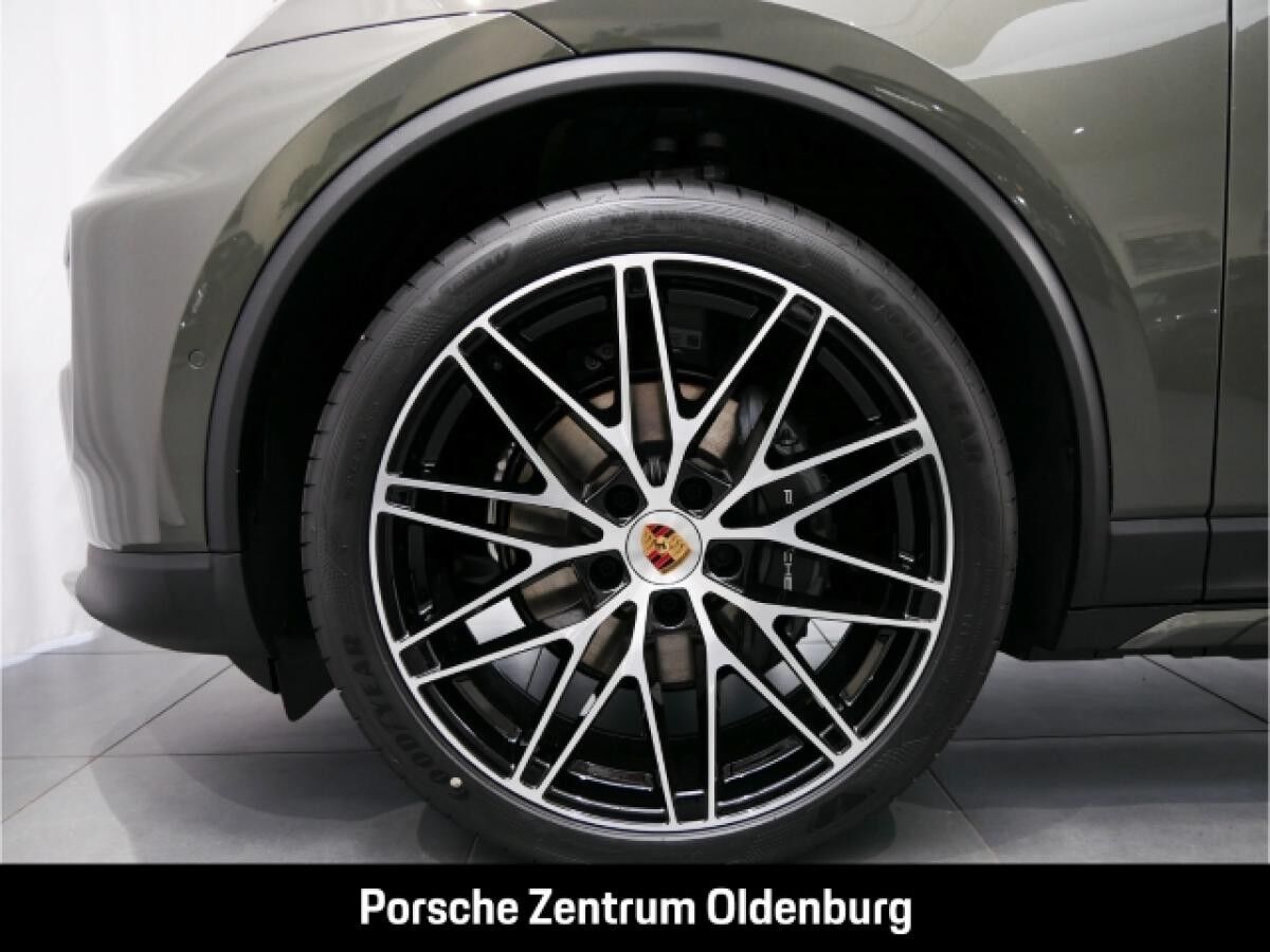 Porsche Macan Electric 4 Luftfed AHK BOSE Pano Matrix LED