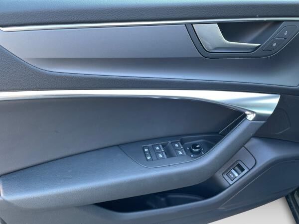 Audi A6 Avant 40 TDI S-Trc advanced Matrix AHK Navi Einpark