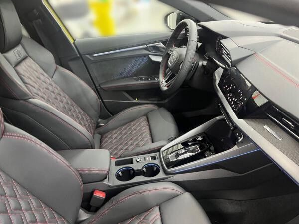 Audi A3 Sportback 35 TFSI S tronic S line Matrix-LED Navi Panorama Sonos