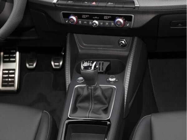 Audi Q2 S line 30 TDI Schaltgetriebe ALW