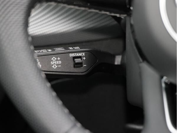 Audi Q2 S line 30 TDI Schaltgetriebe ALW