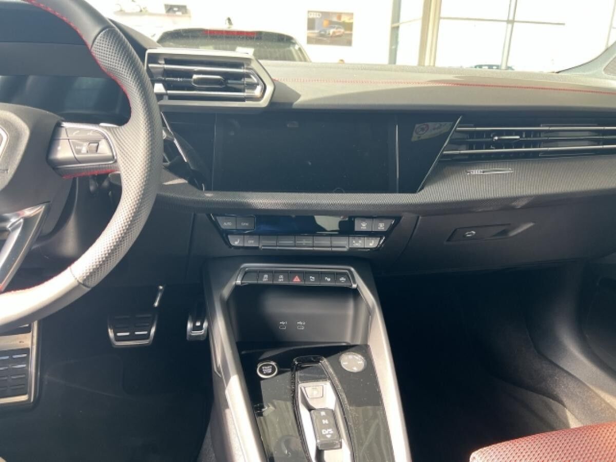 Audi A3 allstreet 35 TFSI (150 PS) S tronic 19'' Business Matrix-LED AHK