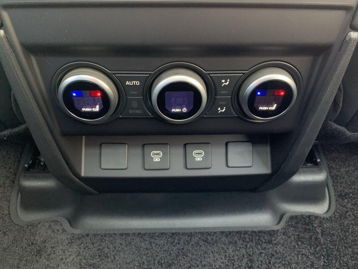 Land Rover Defender 130 3.0 Diesel D300 X-Dynamic SE (sofort verfügbar)